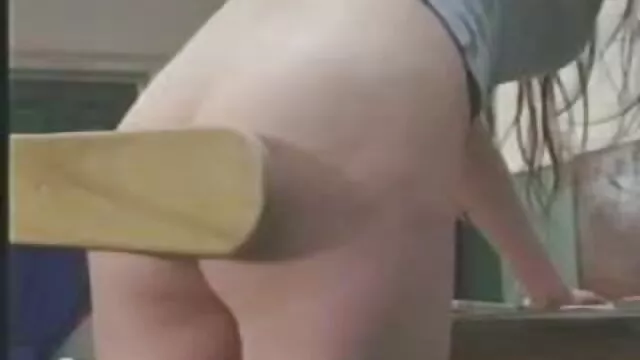 مامان آماده به گسترش پاهای او را به پسرش احساس بهتر سوپر سکسی بکن بکن است!